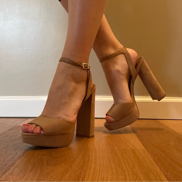 Steve Madden Camel Nubuck Platforms - Picture 1 of 7